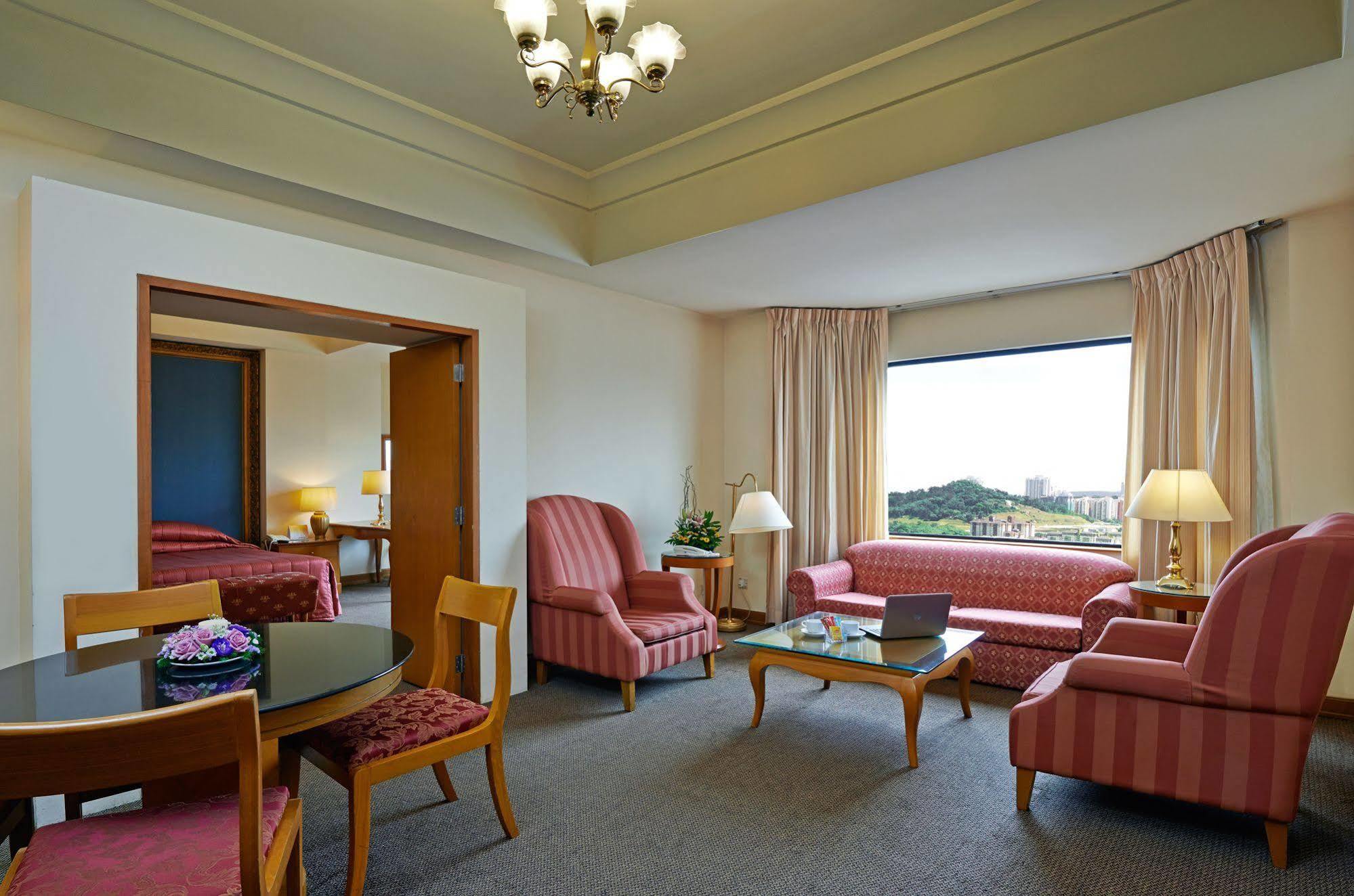 The Pearl Hotel