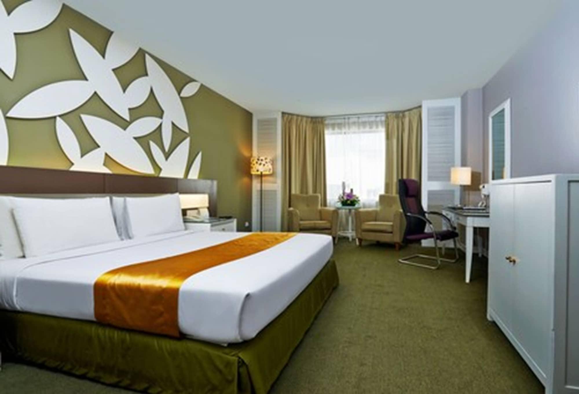 Hotel The Pearl 4*