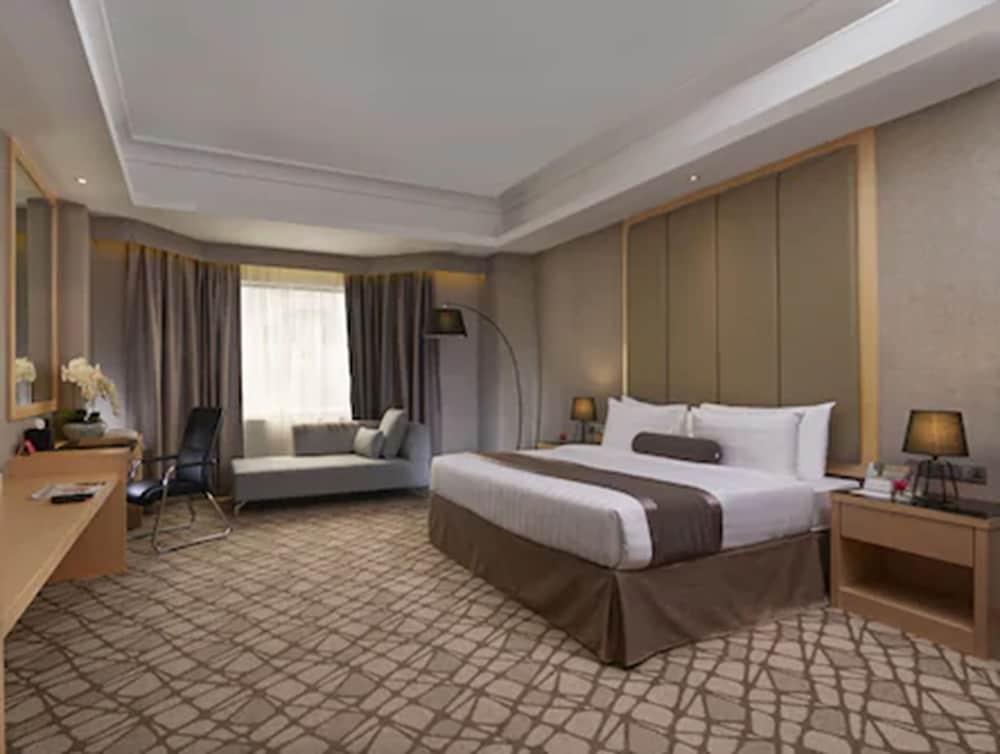The Pearl Hotel 4*